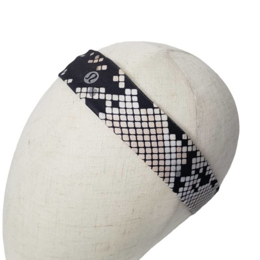 Lululemon Skinny Fly Away Tamer Headband Ziggy Snake Butter Black Pink‎